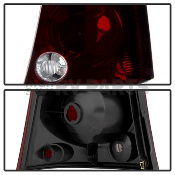 Xtune Tail Light Assembly 9033919-3