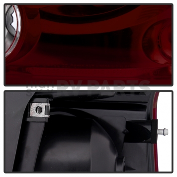 Xtune Tail Light Assembly 9033919-4