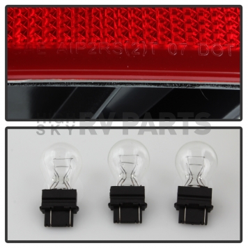 Xtune Tail Light Assembly 9033940-2