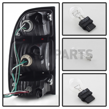 Xtune Tail Light Assembly 9028571-1