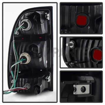 Xtune Tail Light Assembly 9028571-4