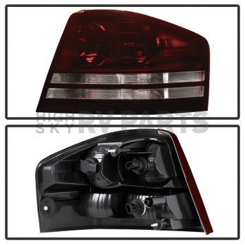 Xtune Tail Light Assembly 9033964-1