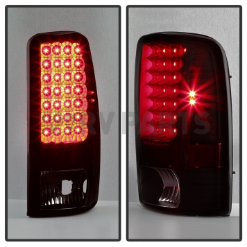 Xtune Tail Light Assembly 9037047-5