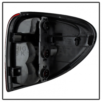 Xtune Tail Light Assembly 9033971-2