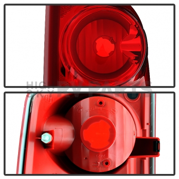Xtune Tail Light Assembly 9033995-2