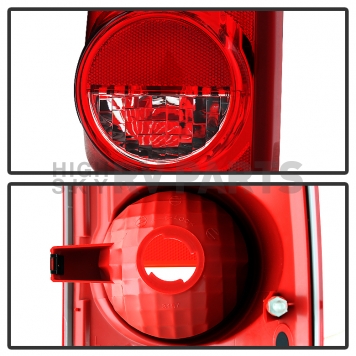 Xtune Tail Light Assembly 9034008-3