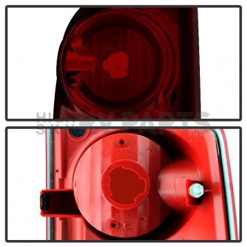 Xtune Tail Light Assembly 9034015-2