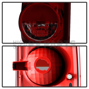 Xtune Tail Light Assembly 9034015-3