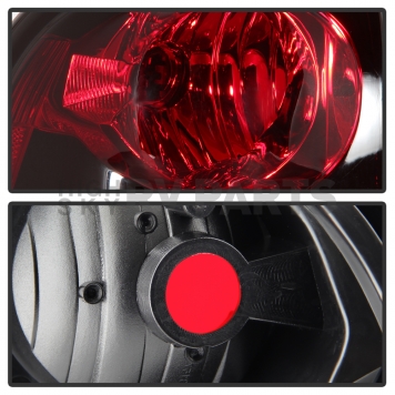 Xtune Tail Light Assembly 9037979-3
