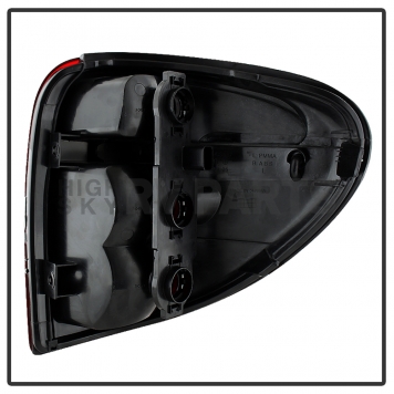 Xtune Tail Light Assembly 9037993-2