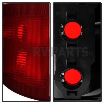 Xtune Tail Light Assembly 9037993-3