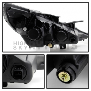 Xtune Headlight Assembly 9031373-1