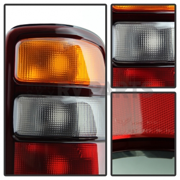 Xtune Tail Light Assembly 9028816-1