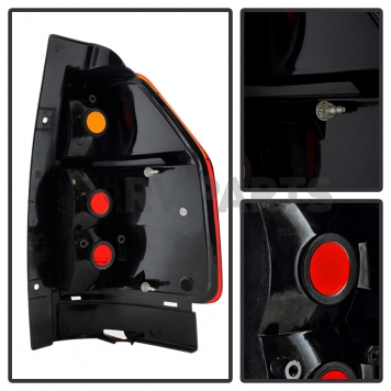Xtune Tail Light Assembly 9028892-2