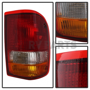 Xtune Tail Light Assembly 9028946-1