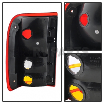Xtune Tail Light Assembly 9028946-2