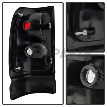 Xtune Tail Light Assembly 9028953-2