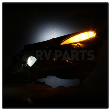 Xtune Headlight Assembly 9932670-5