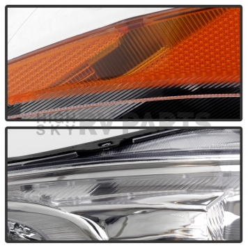 Xtune Tail Light Assembly 9937422-4