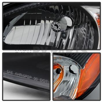 Xtune Headlight Assembly 9024740-1