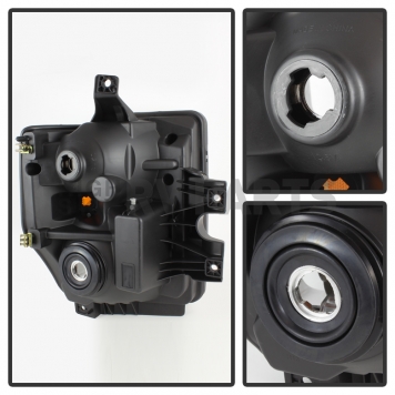Xtune Headlight Assembly 9022418-2