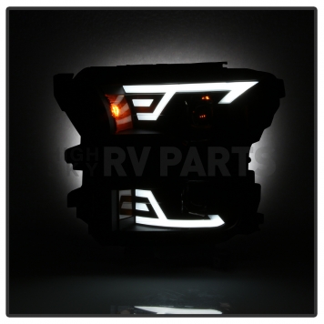 Xtune Headlight Assembly 9042942-3