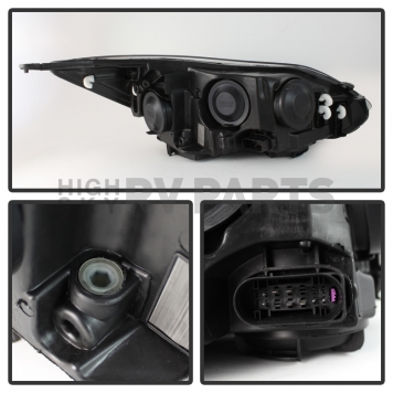 Xtune Headlight Assembly 9932700-2