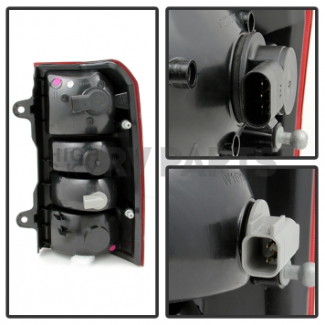 Xtune Tail Light Assembly 9031694-1