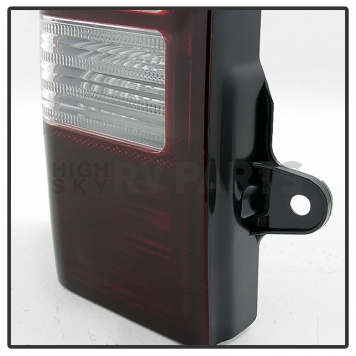 Xtune Tail Light Assembly 9031694-4
