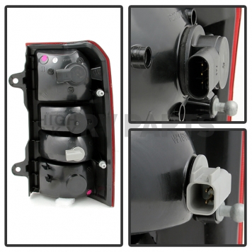 Xtune Tail Light Assembly 9031700-1