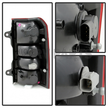 Xtune Tail Light Assembly 9031717-1
