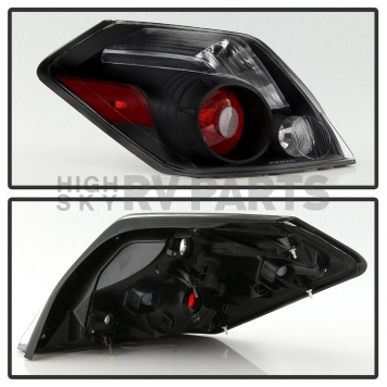 Xtune Tail Light Assembly 9937521-1