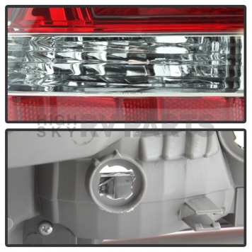 Xtune Tail Light Assembly 9938566-4