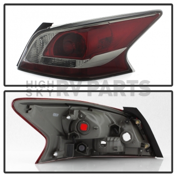 Xtune Tail Light Assembly 9938764-1