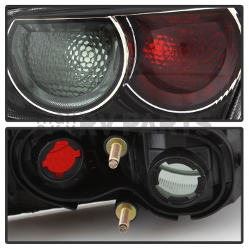 Xtune Tail Light Assembly 9938771-3