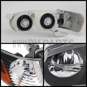 Xtune Headlight Assembly 5072948-1
