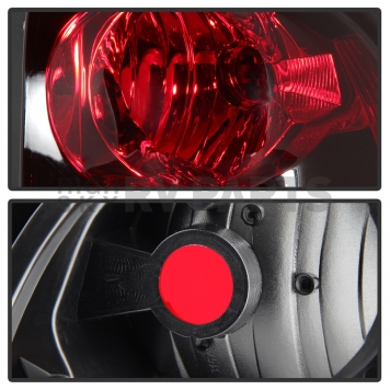 Xtune Tail Light Assembly 9037986-3
