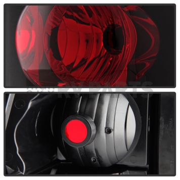 Xtune Tail Light Assembly 9037986-4