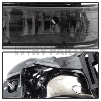 Xtune Headlight Assembly 5064257-3