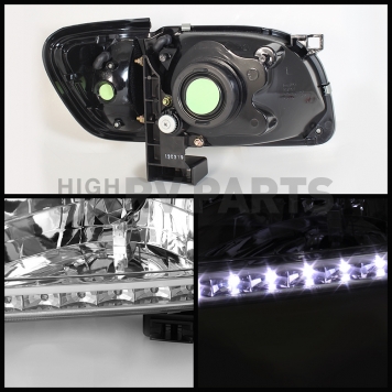 Xtune Headlight Assembly 5056344-1