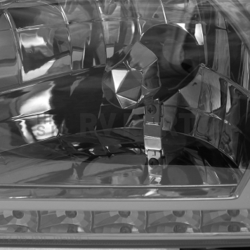 Xtune Headlight Assembly 5056351-2