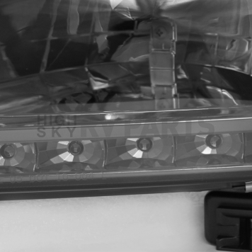 Xtune Headlight Assembly 5056351-3