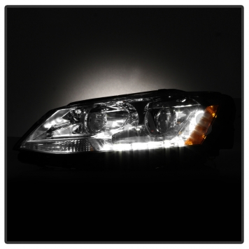 Xtune Headlight Assembly 9036699-8