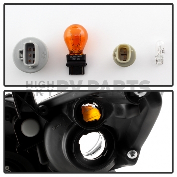 Xtune Headlight Assembly 9035920-3