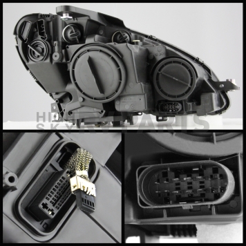 Xtune Headlight Assembly 5075819-1