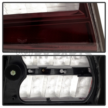 Xtune Tail Light Assembly 9033438-3