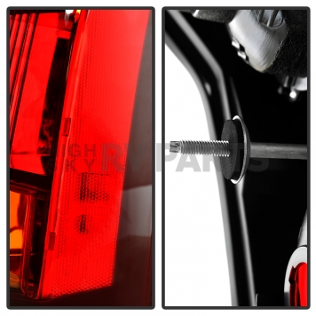 Xtune Tail Light Assembly 9033490-4