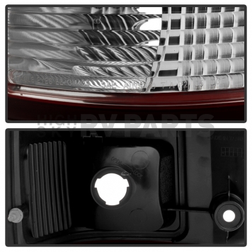 Xtune Tail Light Assembly 9033513-3
