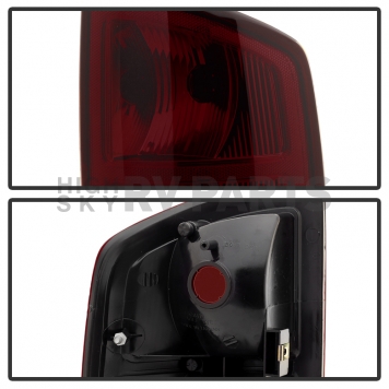 Xtune Tail Light Assembly 9033551-2