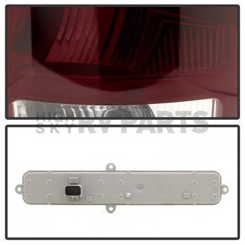 Xtune Tail Light Assembly 9033551-4